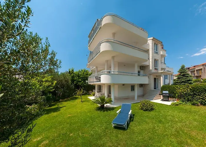 Apartment The Beach Split